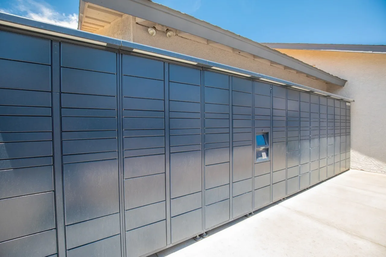 Garage, glass panel doors, horizontal lines, metal framing, concrete flooring