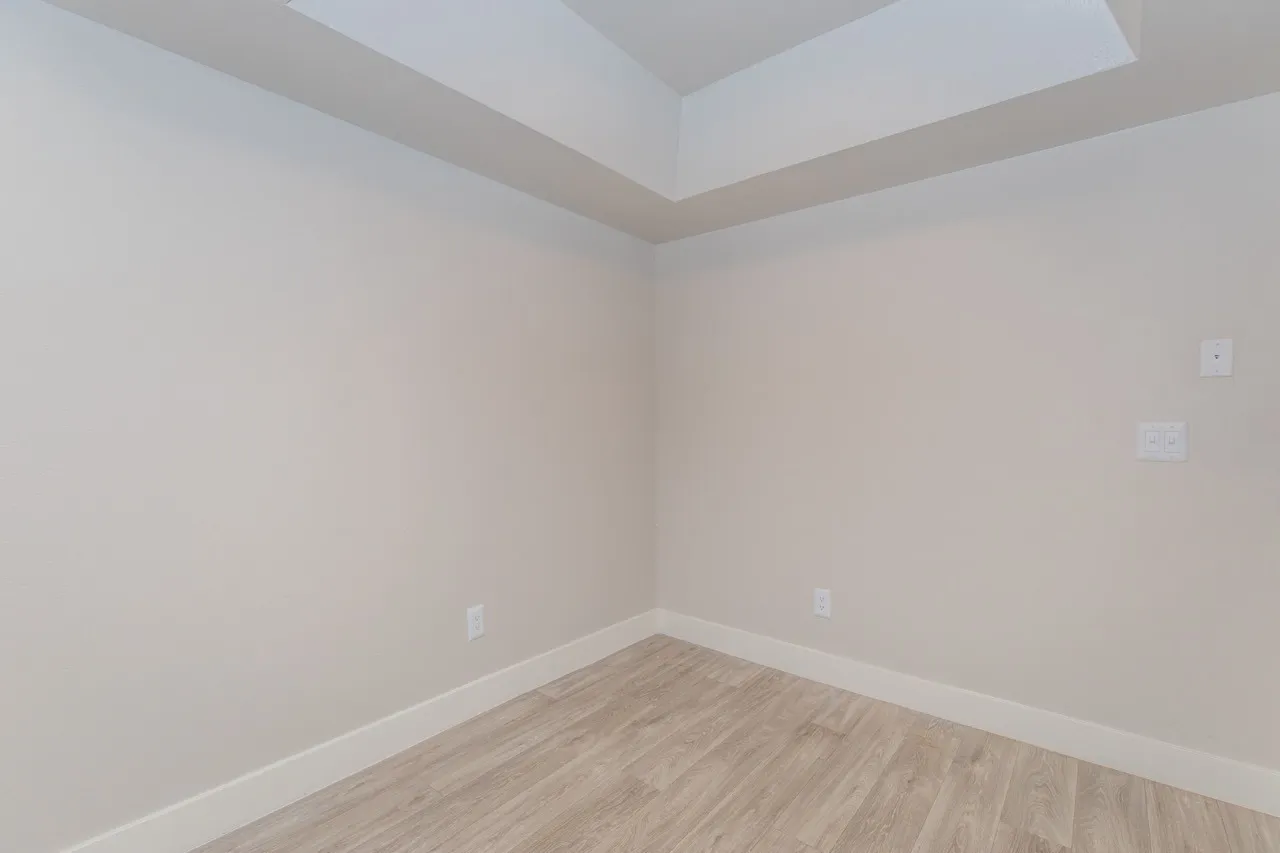 Dining nook with recessed tray ceiling