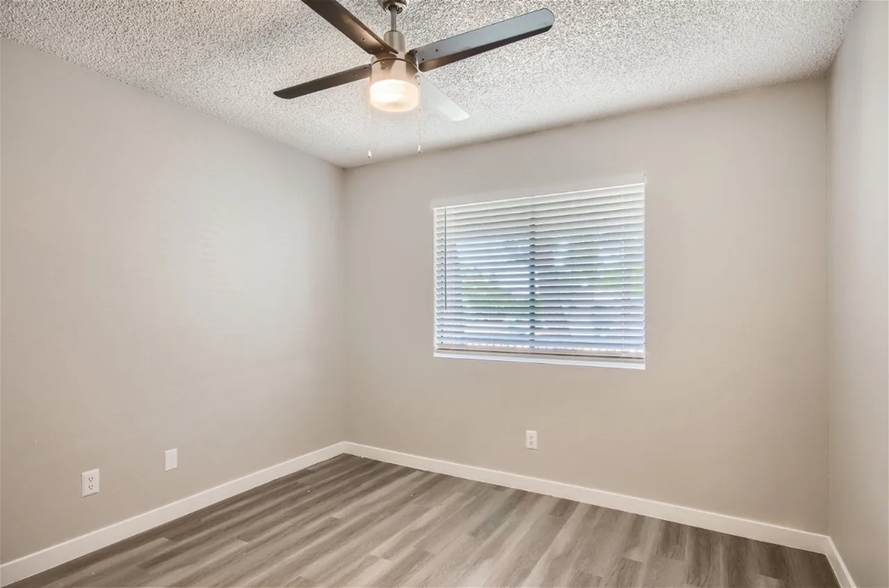 Second bedroom with natural light