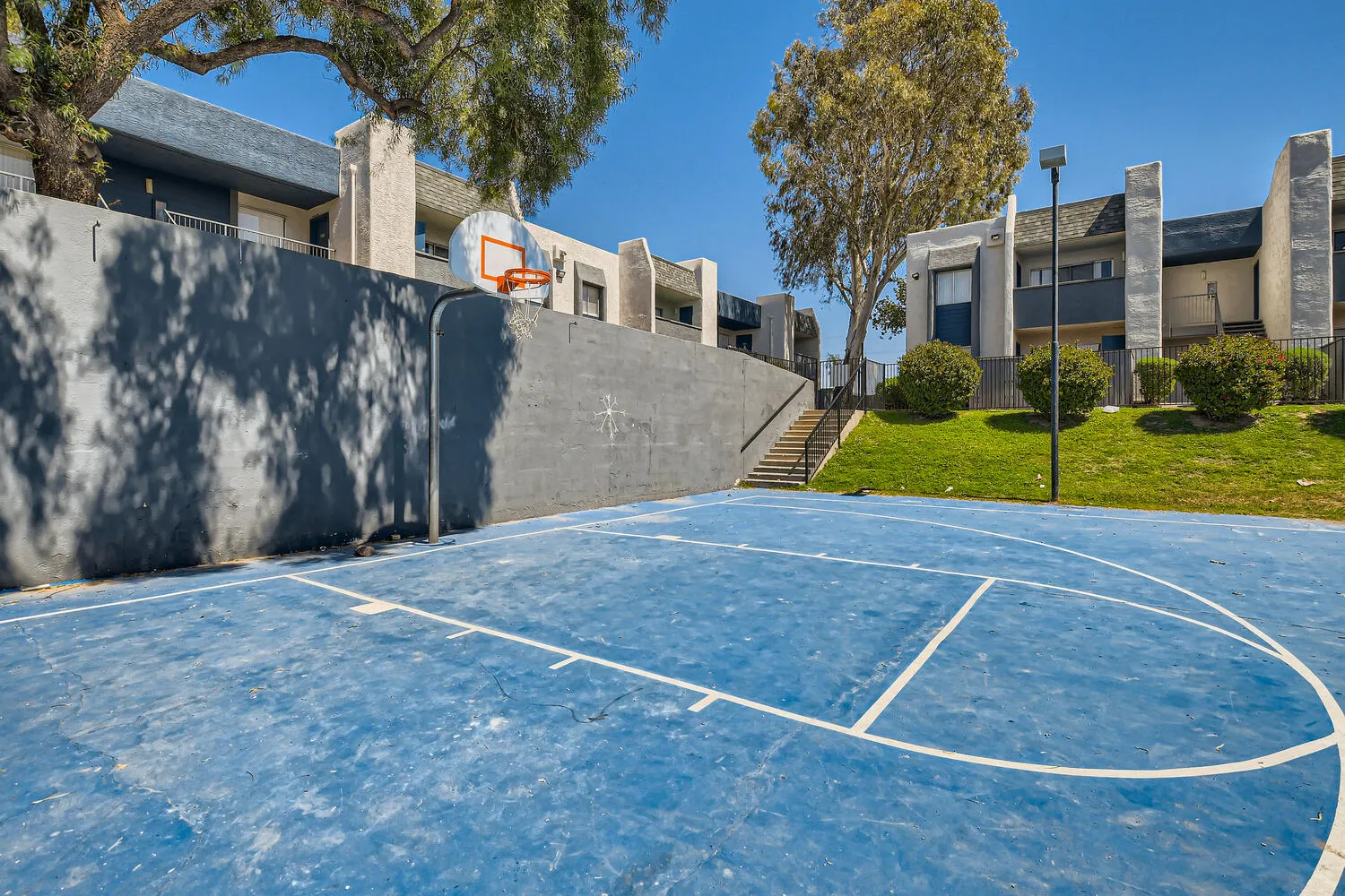 Basketball court, mountain views, landscaped grounds