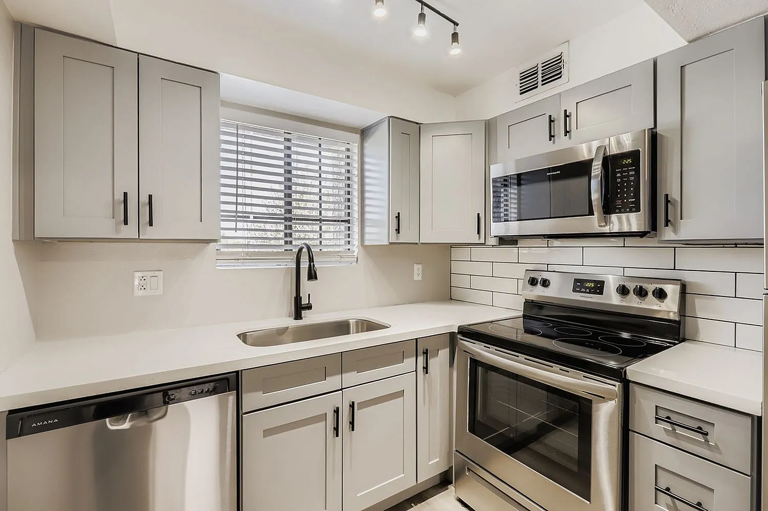 Rise on Cactus — amenities photo