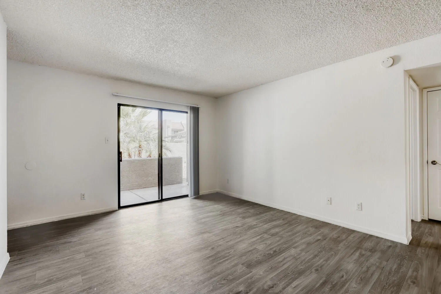 02 Living Room