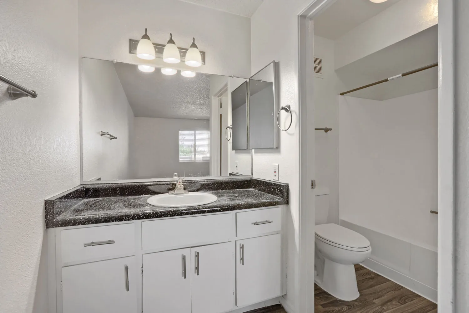 11 Bathroom